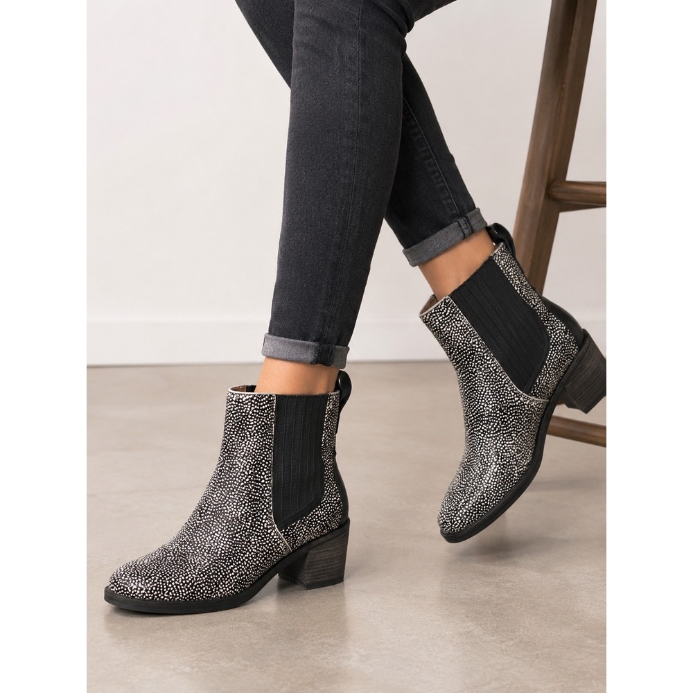 UGG 1019177 Chelsea Ankle Boots Black White Haircalf Speckled Leather Women's 8